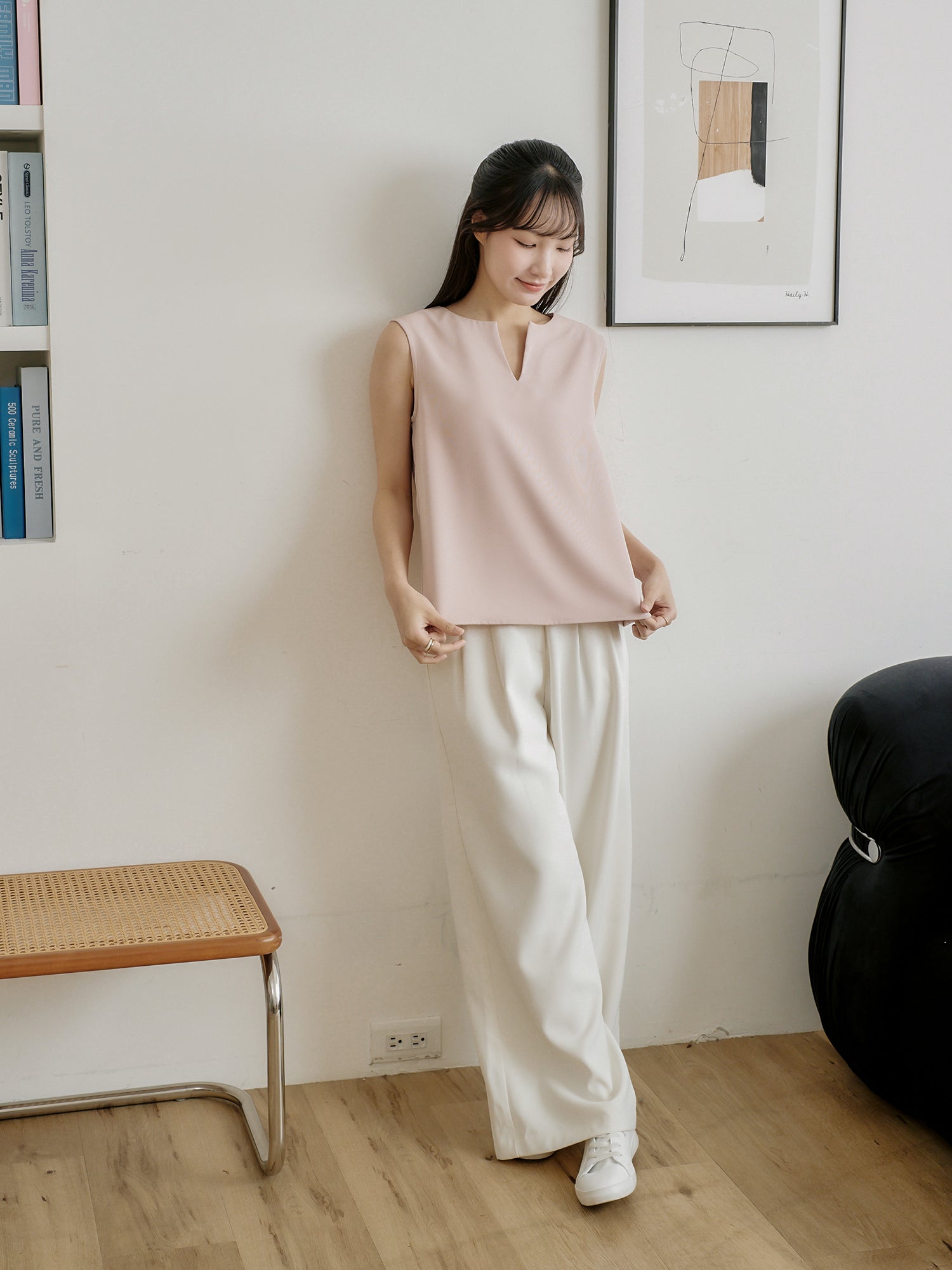 小V領無袖上衣