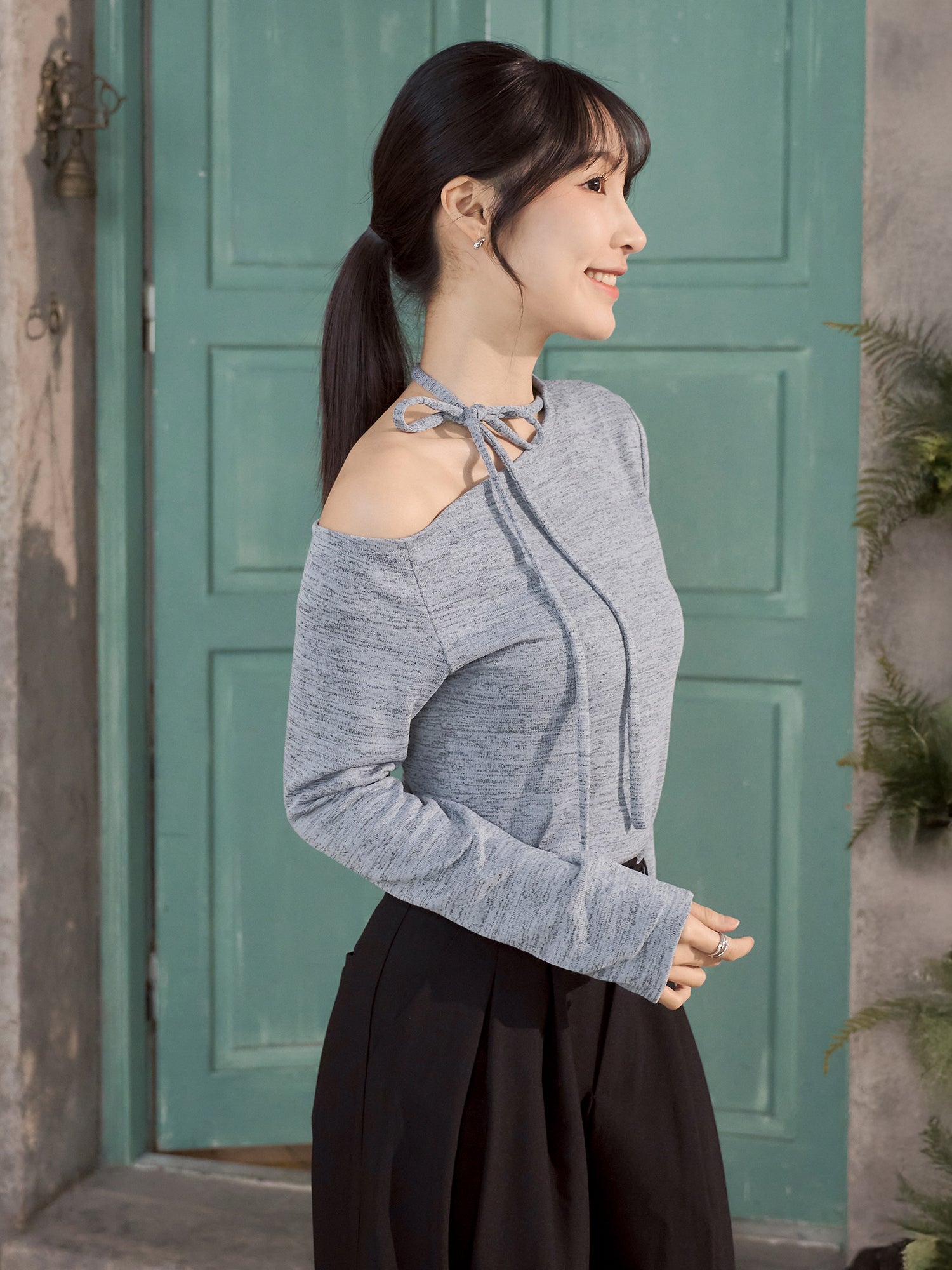 側綁帶露肩上衣