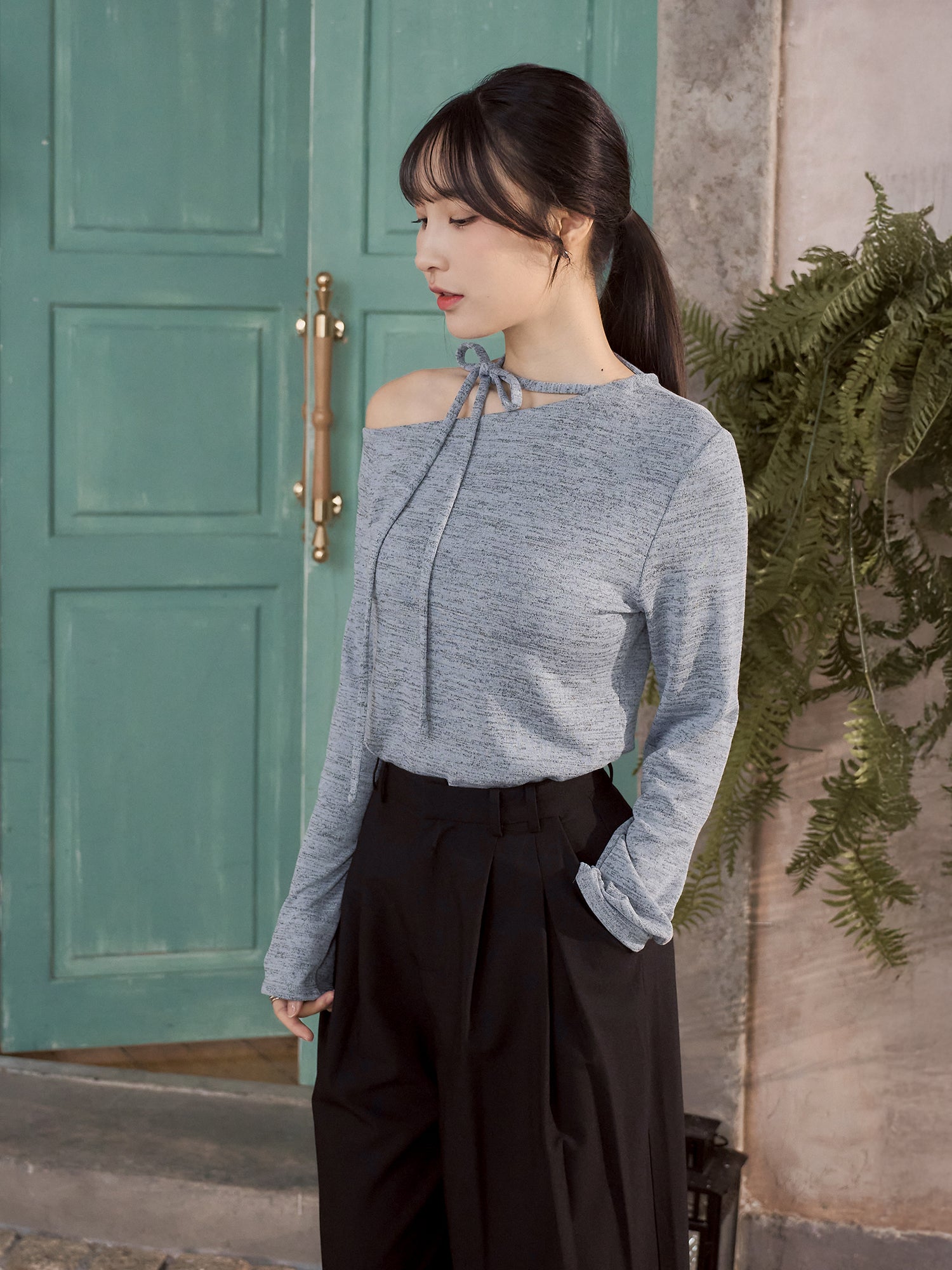 側綁帶露肩上衣