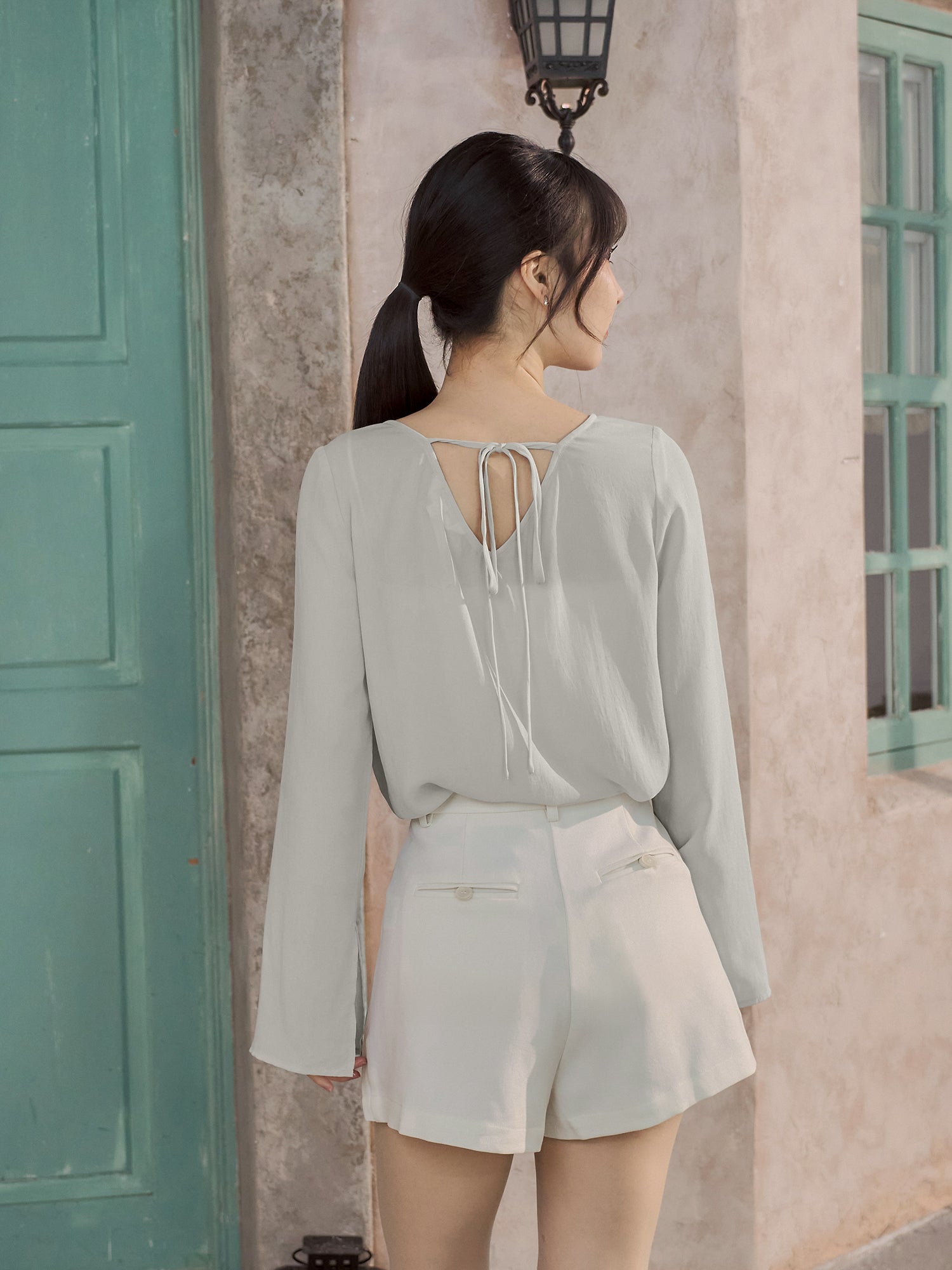 霧面綁帶開衩袖上衣