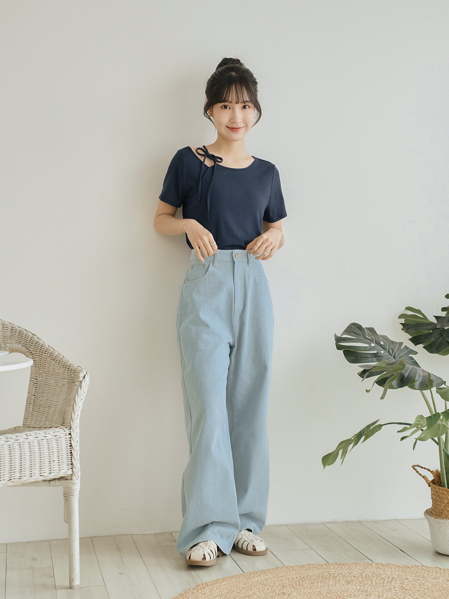 Tie Neck Cut Out Top