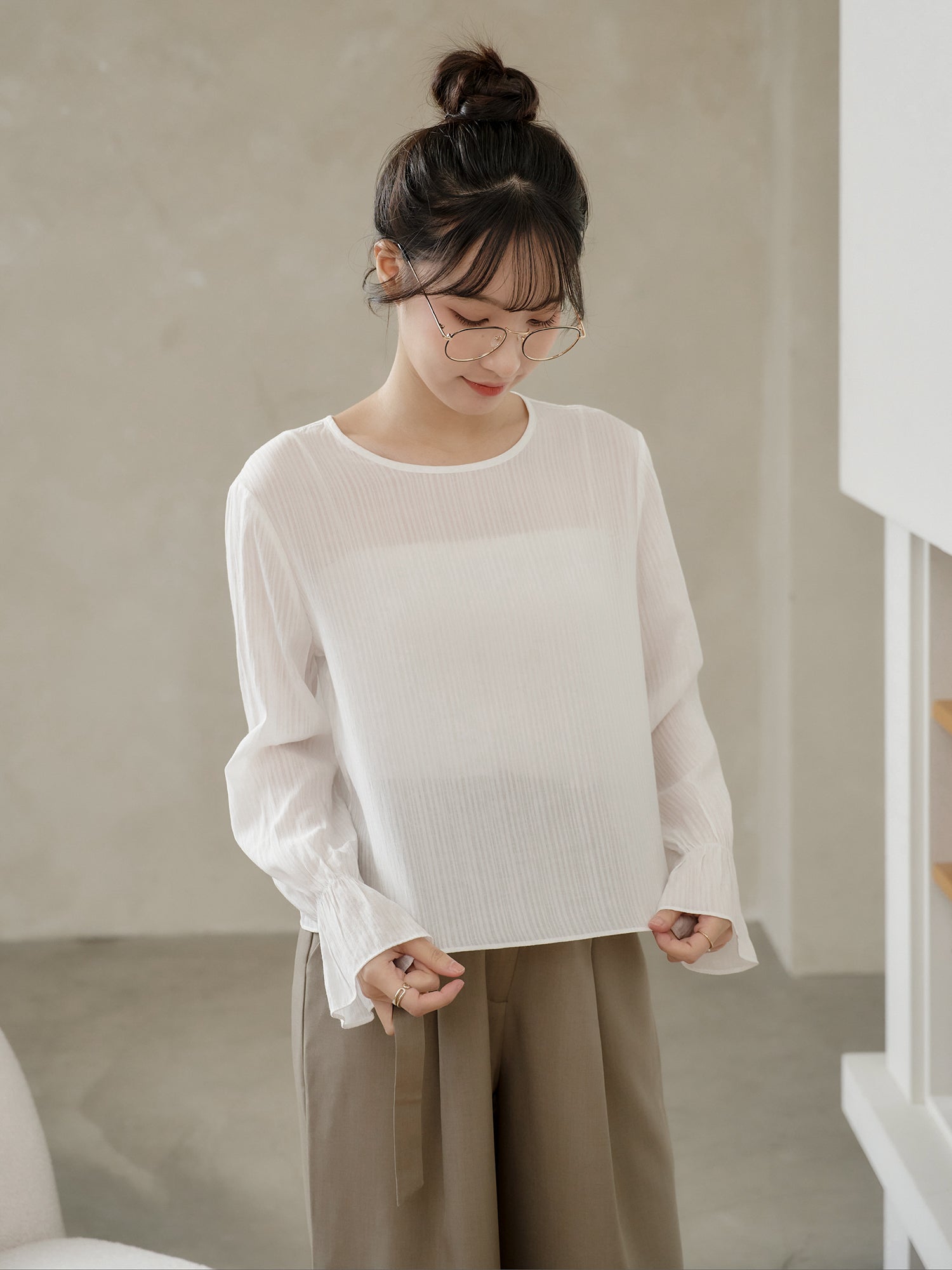 圓領荷葉袖罩衫