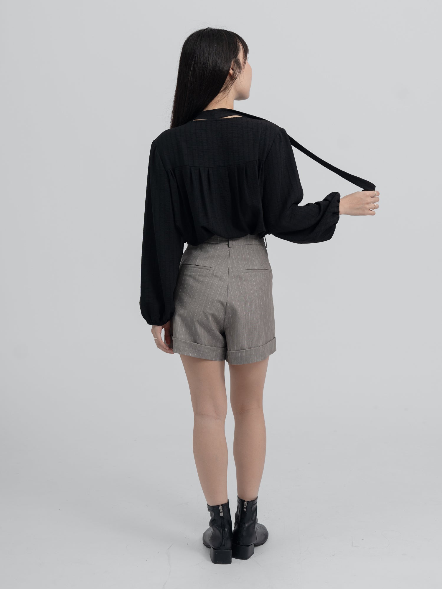 Fleur V-Neck Tie Blouse