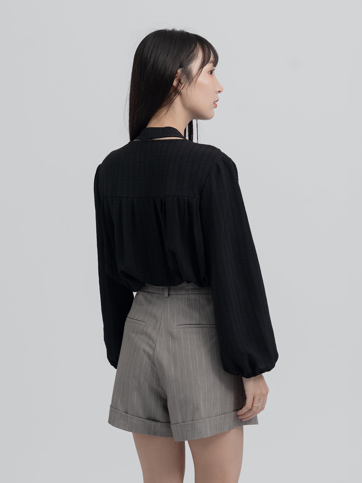 Fleur V-Neck Tie Blouse