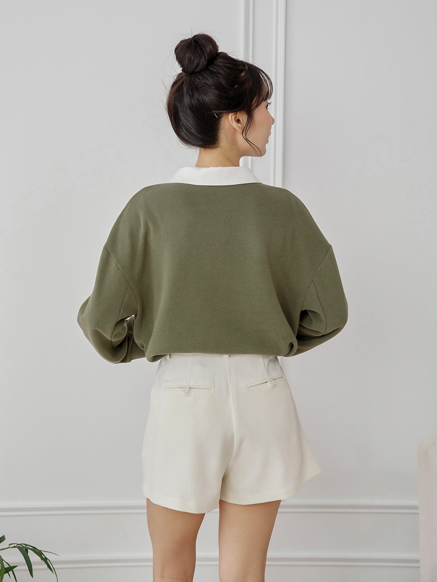 Contrast Collar Sweatshirt