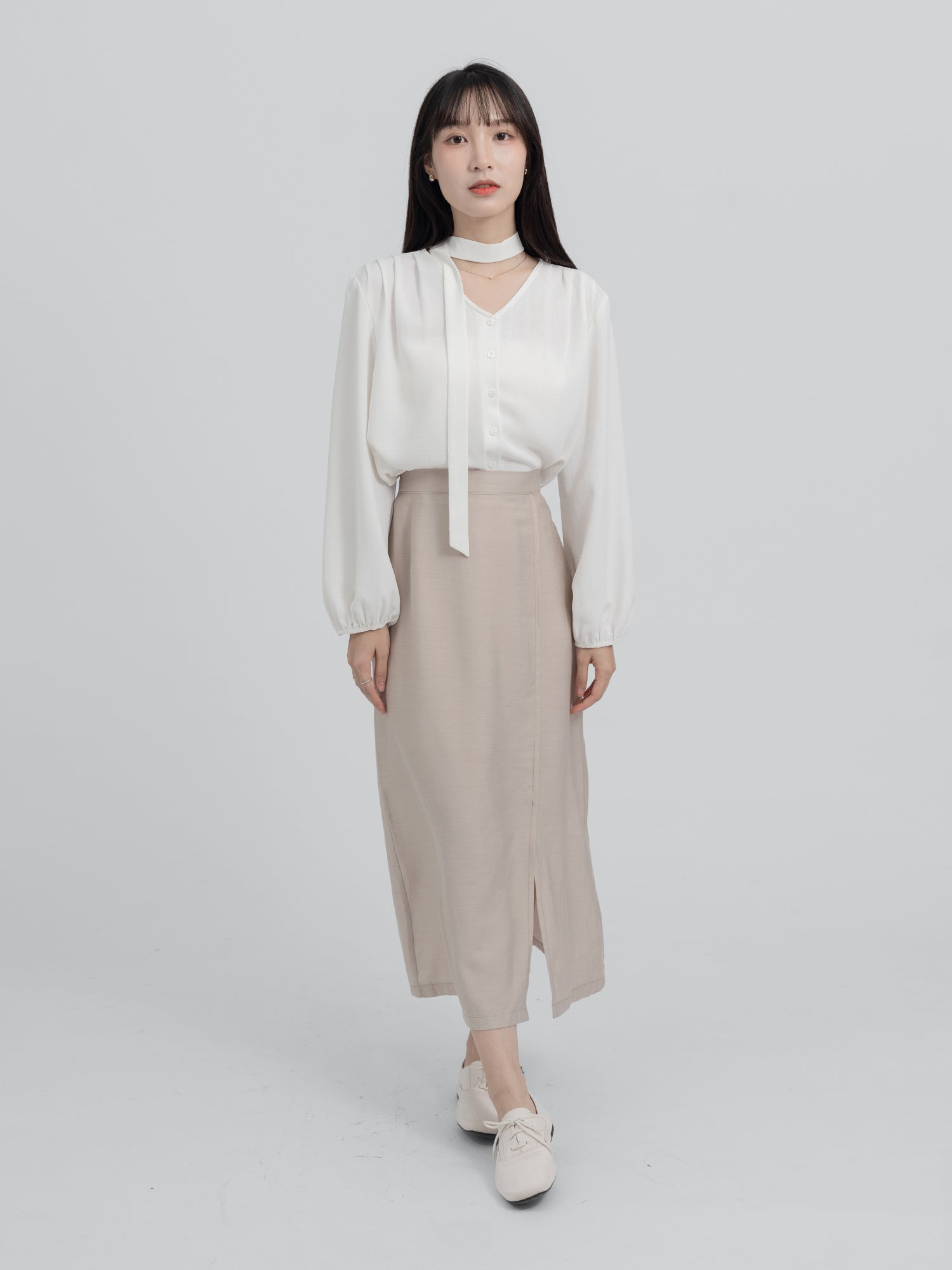 Fleur V-Neck Tie Blouse