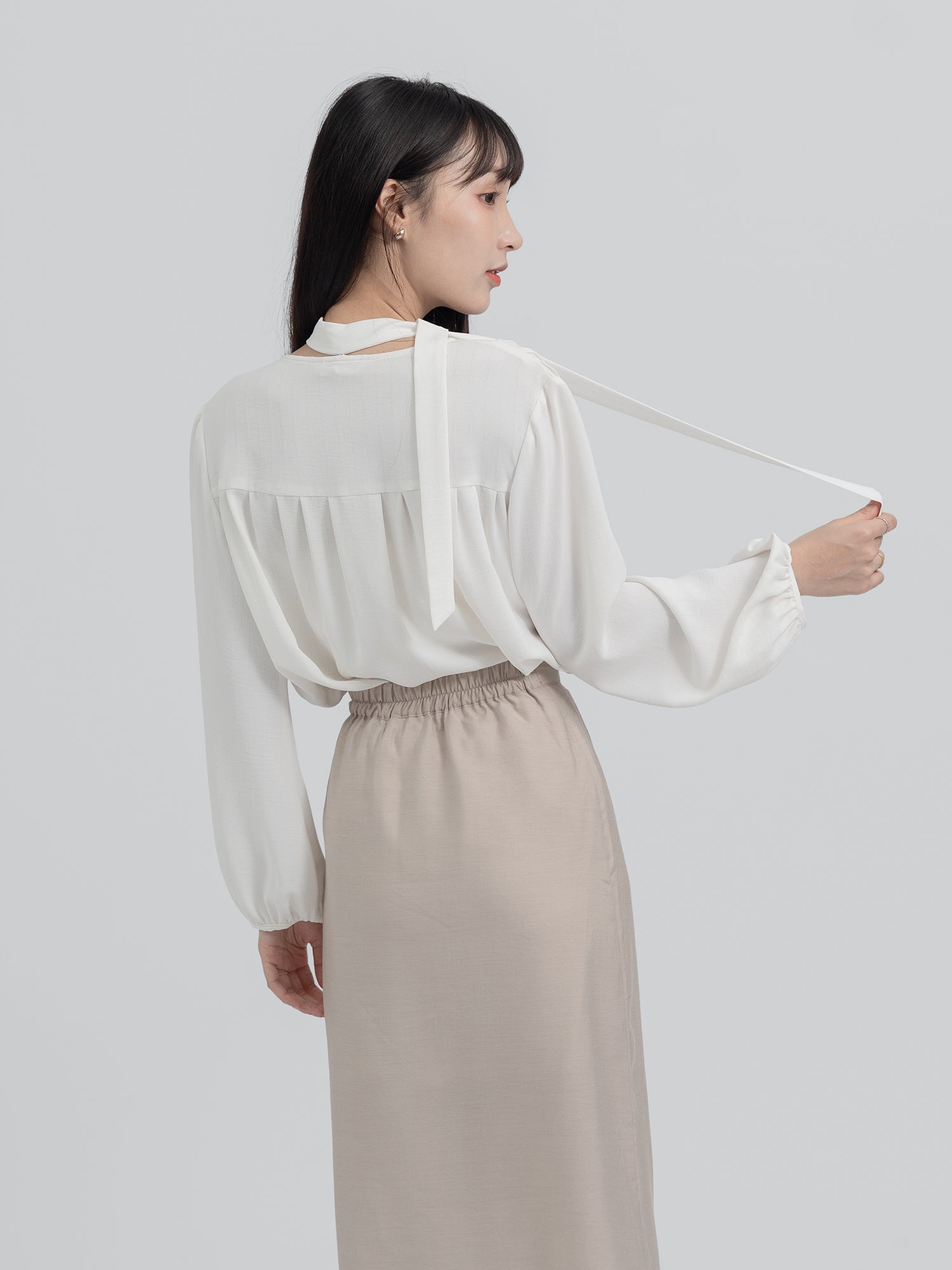 Fleur V-Neck Tie Blouse