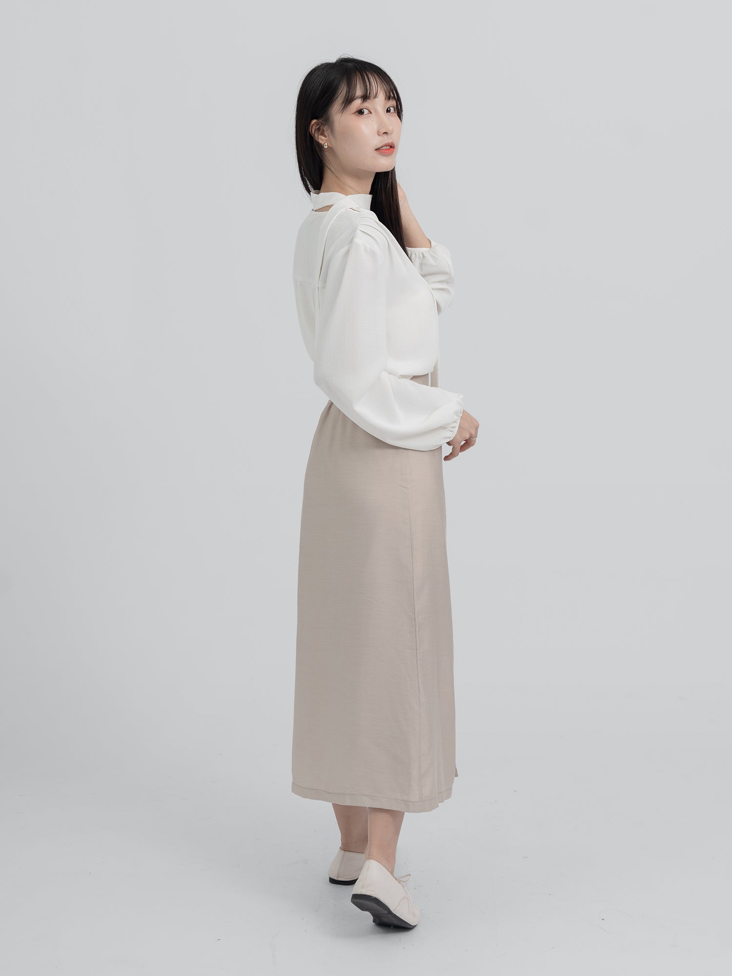Fleur V-Neck Tie Blouse