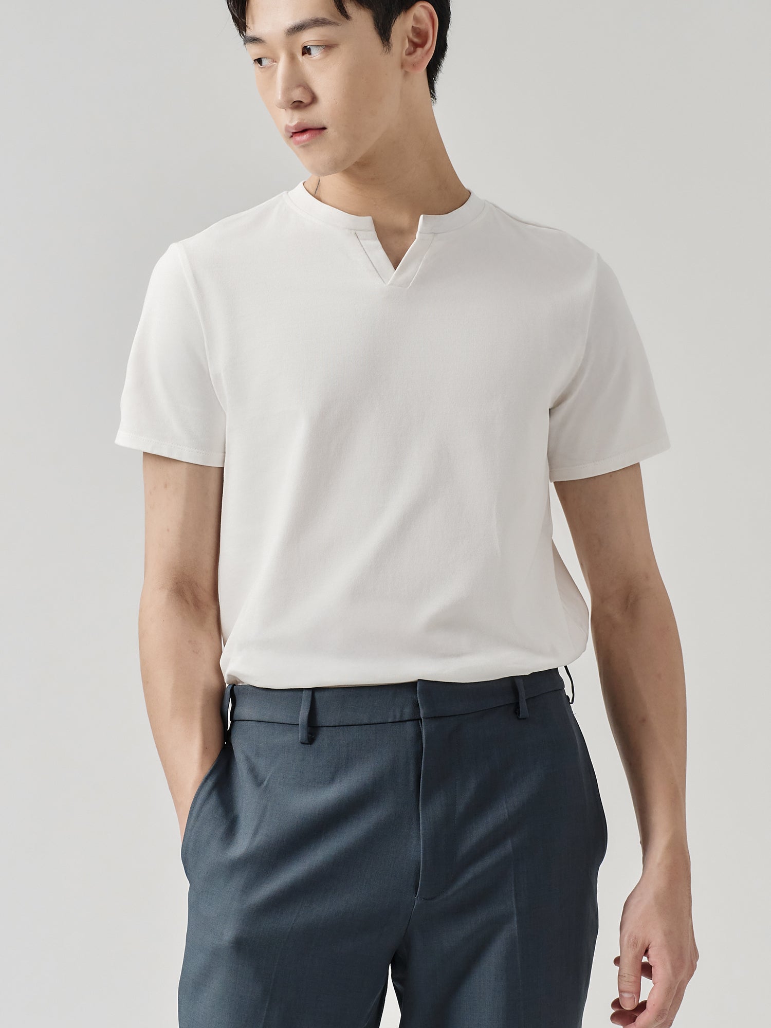 乾爽棉質V領TEE