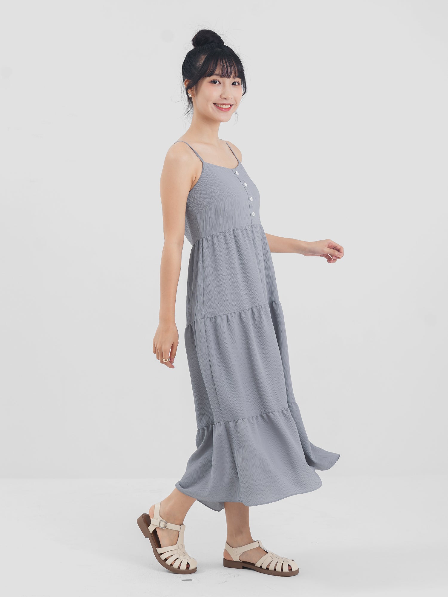 夏日吊帶蛋糕連身裙
