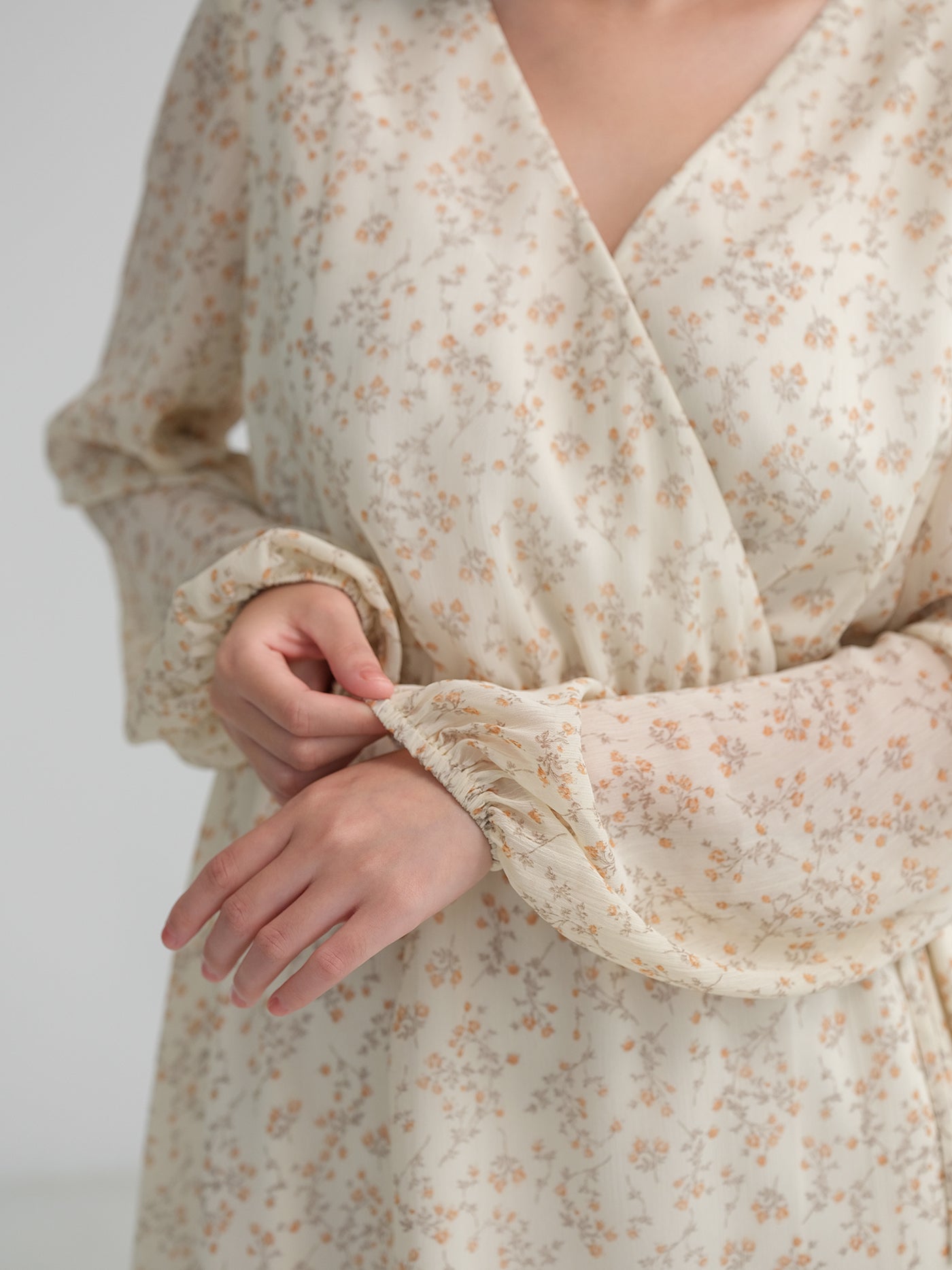 Lia Floral Tie-waist Mini Dress　