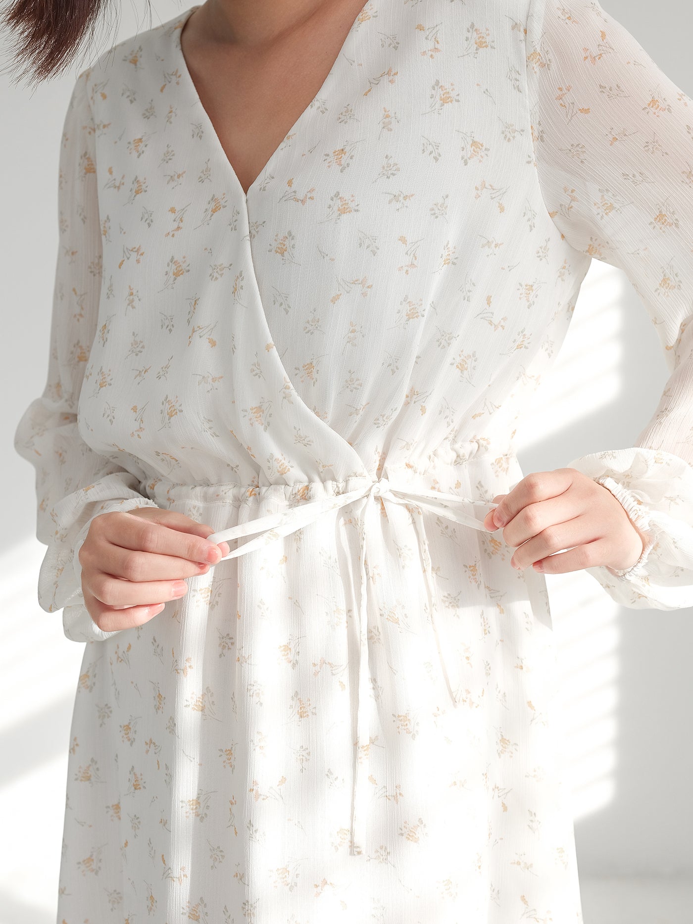 Lia Floral Tie-waist Mini Dress　