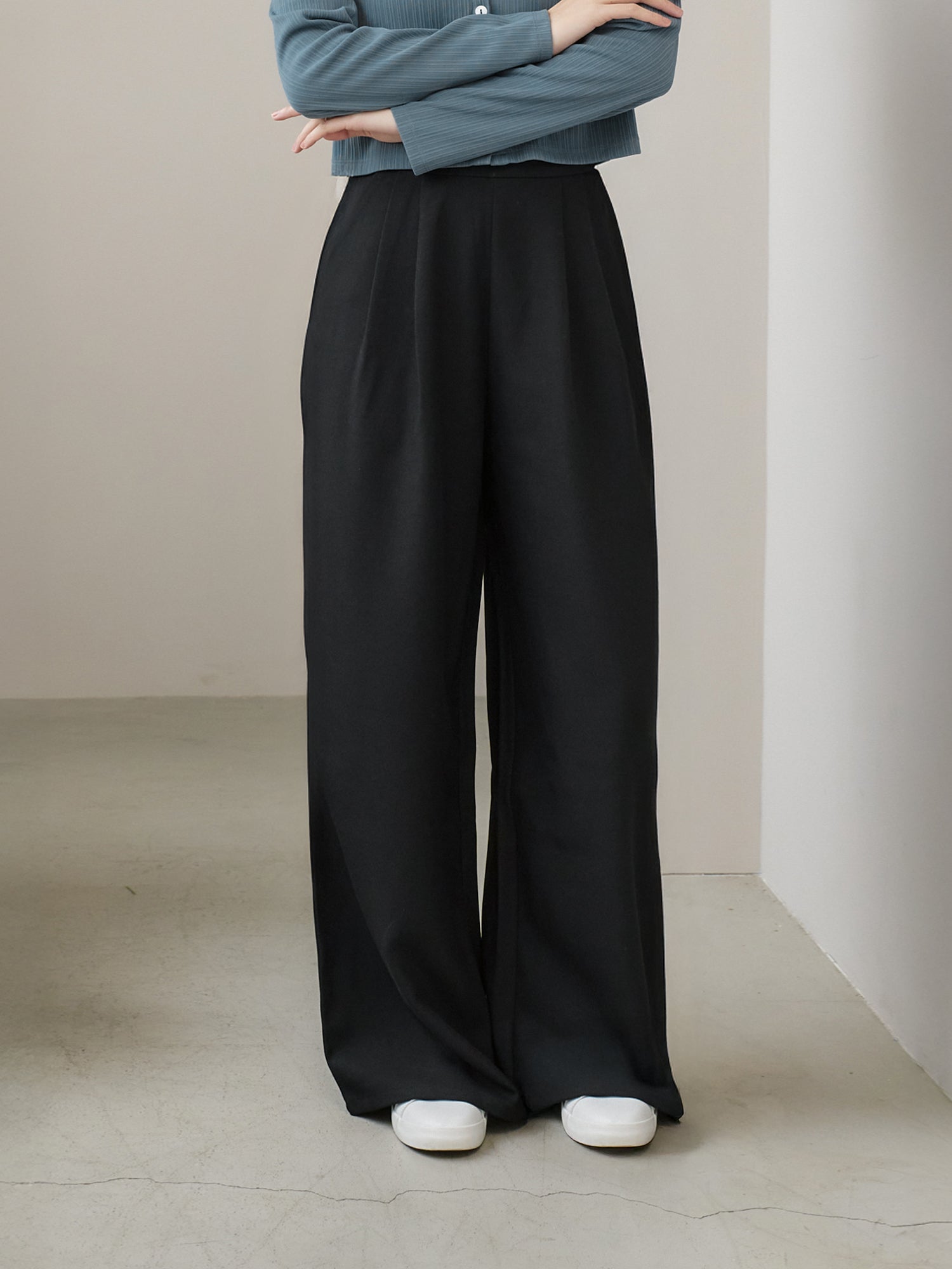 Clean Side Buttoned Pants