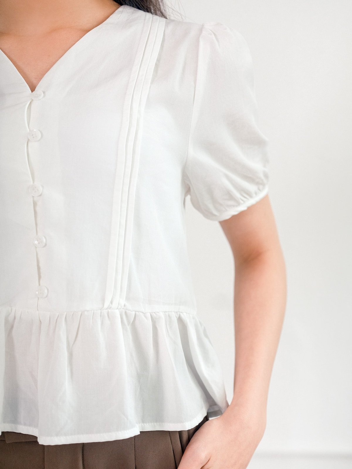 Ramphal V-neck Ruffle Hem Top - DAG-G-220124WhiteF - Mochi Ivory - F - D'ZAGE Designs