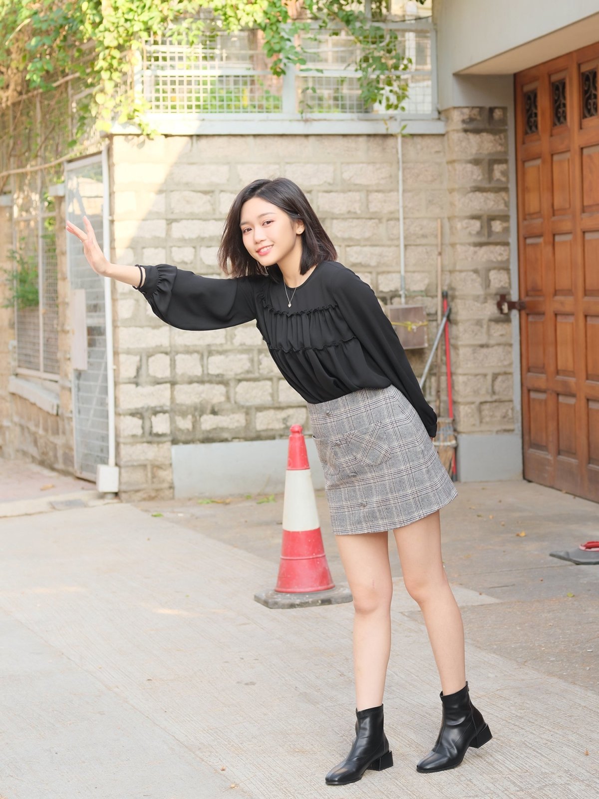 Ruffled Hem Blouse BLACK (DD) 黑色雪紡荷葉邊傘襬上衣 - DZAGE